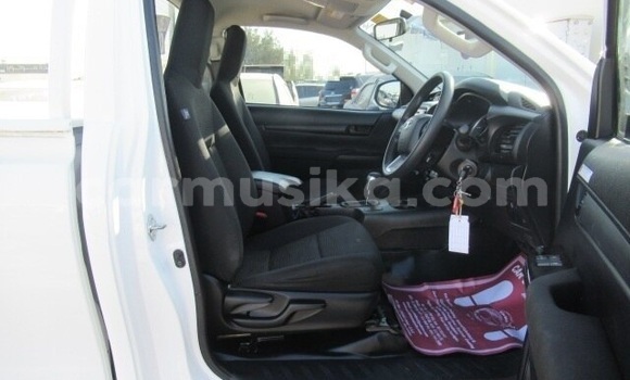 Acheter Occasion Voiture Toyota Hilux Blanc à Beitbridge, Matabeleland South Acheter Occasion Voiture Toyota Hilux Blanc à Beitbridge, Matabeleland South