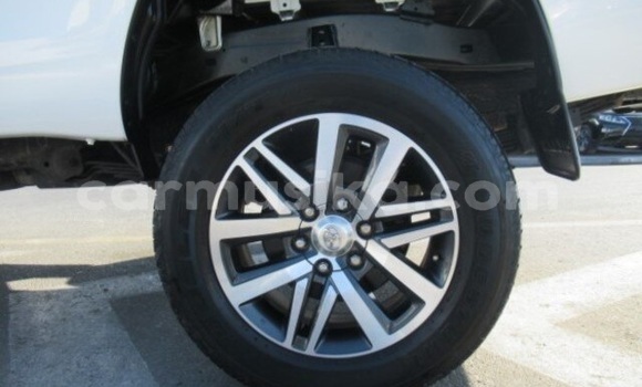 Acheter Occasion Voiture Toyota Hilux Blanc à Beitbridge, Matabeleland South Acheter Occasion Voiture Toyota Hilux Blanc à Beitbridge, Matabeleland South