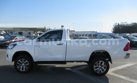 Acheter Occasion Voiture Toyota Hilux Blanc à Beitbridge, Matabeleland South Acheter Occasion Voiture Toyota Hilux Blanc à Beitbridge, Matabeleland South