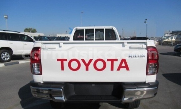 Acheter Occasion Voiture Toyota Hilux Blanc à Beitbridge, Matabeleland South Acheter Occasion Voiture Toyota Hilux Blanc à Beitbridge, Matabeleland South