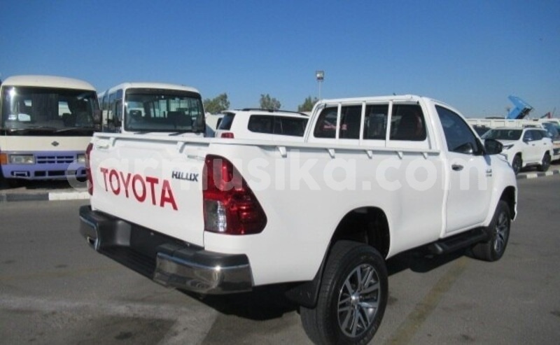 Big with watermark toyota hilux matabeleland south beitbridge 34232