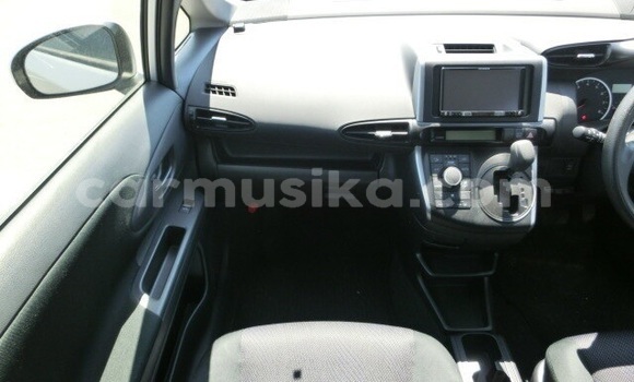 Nunua Ilio tumika Toyota Wish Fedha Gari ndani ya Beitbridge nchini Matabeleland Kusini Nunua Ilio tumika Toyota Wish Fedha Gari ndani ya Beitbridge nchini Matabeleland Kusini