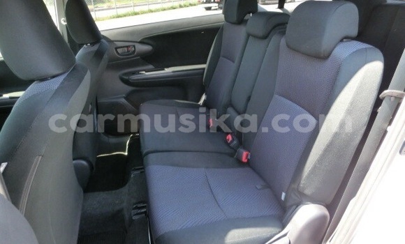 Nunua Ilio tumika Toyota Wish Fedha Gari ndani ya Beitbridge nchini Matabeleland Kusini Nunua Ilio tumika Toyota Wish Fedha Gari ndani ya Beitbridge nchini Matabeleland Kusini