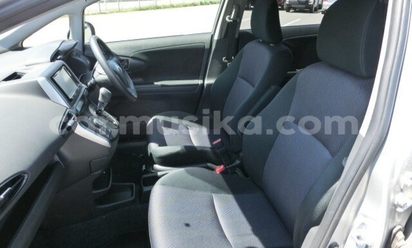 Nunua Ilio tumika Toyota Wish Fedha Gari ndani ya Beitbridge nchini Matabeleland Kusini Nunua Ilio tumika Toyota Wish Fedha Gari ndani ya Beitbridge nchini Matabeleland Kusini