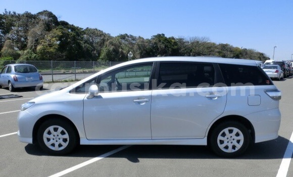 Nunua Ilio tumika Toyota Wish Fedha Gari ndani ya Beitbridge nchini Matabeleland Kusini Nunua Ilio tumika Toyota Wish Fedha Gari ndani ya Beitbridge nchini Matabeleland Kusini