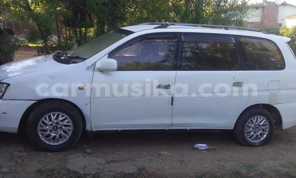 Acheter Occasion Voiture Toyota Gaia Blanc à Bindura, Mashonaland Central Acheter Occasion Voiture Toyota Gaia Blanc à Bindura, Mashonaland Central