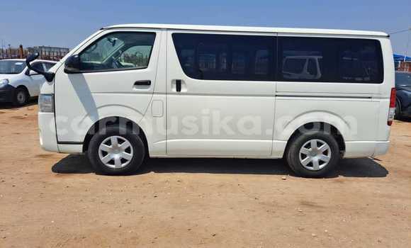 Nunua Ilio tumika Toyota Hiace Nyeupe Gari ndani ya Belvedere nchini Harare