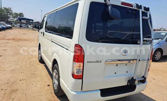 Tenga Tsaru Toyota Hiace Chena Mota in Belvedere in Harare Tenga Tsaru Toyota Hiace Chena Mota in Belvedere in Harare