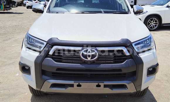 Tenga Tsaru Toyota Hilux Chena Mota in Belvedere in Harare Tenga Tsaru Toyota Hilux Chena Mota in Belvedere in Harare