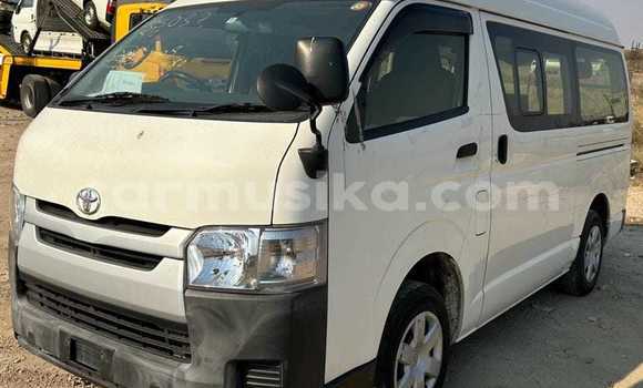 Buy Used Toyota Hiace White Car in Borrowdale in Harare