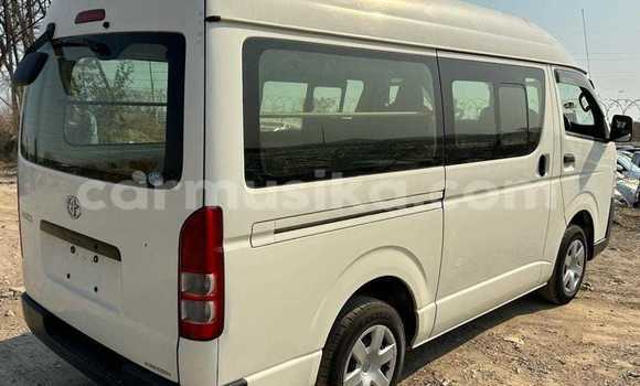 Tenga Tsaru Toyota Hiace Chena Mota in Borrowdale in Harare Tenga Tsaru Toyota Hiace Chena Mota in Borrowdale in Harare