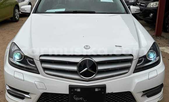 Tenga Tsaru Mercedes‒Benz C–Class Chena Mota in Beitbridge in Matabeleland South Tenga Tsaru Mercedes‒Benz C–Class Chena Mota in Beitbridge in Matabeleland South