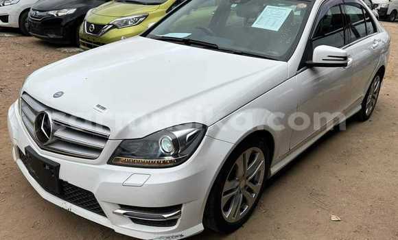 Tenga Tsaru Mercedes‒Benz C–Class Chena Mota in Beitbridge in Matabeleland South Tenga Tsaru Mercedes‒Benz C–Class Chena Mota in Beitbridge in Matabeleland South