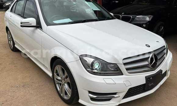 Tenga Tsaru Mercedes‒Benz C–Class Chena Mota in Beitbridge in Matabeleland South Tenga Tsaru Mercedes‒Benz C–Class Chena Mota in Beitbridge in Matabeleland South