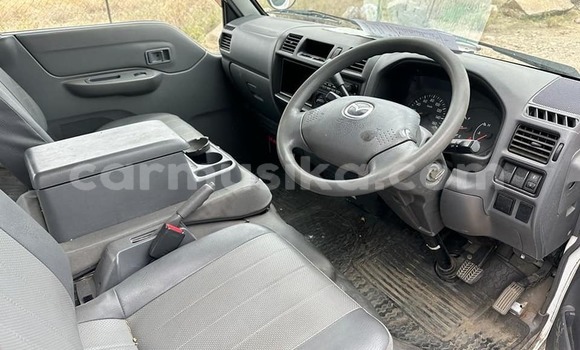 Tenga Tsaru Mazda Bongo Chena Mota in Bindura in Mashonaland yePakati Tenga Tsaru Mazda Bongo Chena Mota in Bindura in Mashonaland yePakati