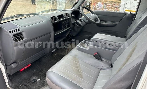 Tenga Tsaru Mazda Bongo Chena Mota in Bindura in Mashonaland yePakati Tenga Tsaru Mazda Bongo Chena Mota in Bindura in Mashonaland yePakati