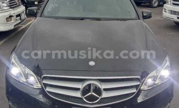 Nunua Ilio tumika Mercedes‒Benz E–Class Nyeusi Gari ndani ya Bindura nchini Mashonaland Central
