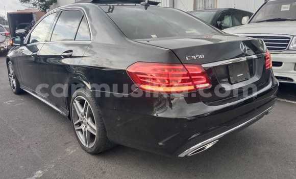 Tenga Tsaru Mercedes‒Benz E–Class Nhema Mota in Bindura in Mashonaland yePakati Tenga Tsaru Mercedes‒Benz E–Class Nhema Mota in Bindura in Mashonaland yePakati