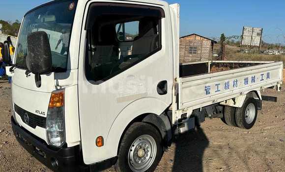 Tenga Tsaru Nissan Evalia Chena Rori in Belvedere in Harare Tenga Tsaru Nissan Evalia Chena Rori in Belvedere in Harare