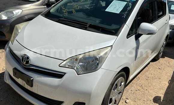 Acheter Occasion Voiture Toyota Ractis Blanc à Borrowdale, Harare