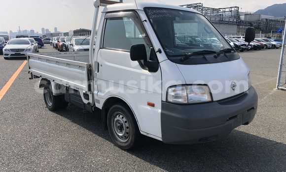 Buy Used Nissan Vanette White Car in Beitbridge in Matabeleland South