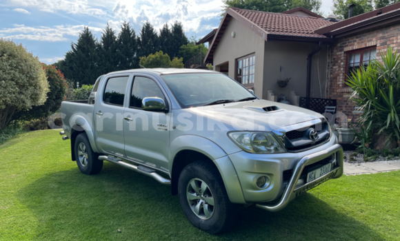 Buy Used Toyota Hilux Silver Car in Beitbridge in Matabeleland South