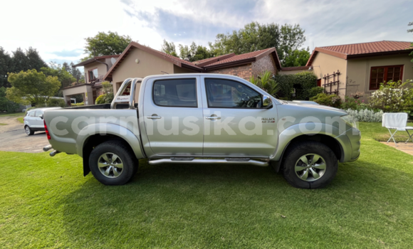 Tenga Tsaru Toyota Hilux Sirivha Mota in Beitbridge in Matabeleland South Tenga Tsaru Toyota Hilux Sirivha Mota in Beitbridge in Matabeleland South