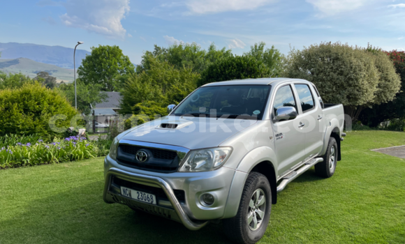 Tenga Tsaru Toyota Hilux Sirivha Mota in Beitbridge in Matabeleland South Tenga Tsaru Toyota Hilux Sirivha Mota in Beitbridge in Matabeleland South