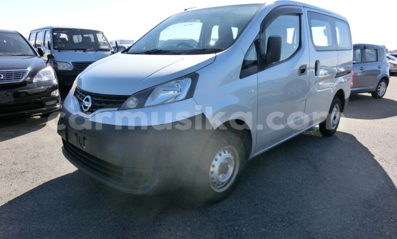 Acheter Occasion Voiture Nissan NV200 Gris à Beitbridge, Matabeleland South