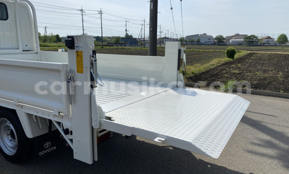 Acheter Occasion Utilitaire Toyota Dyna Blanc à Beitbridge, Matabeleland South Acheter Occasion Utilitaire Toyota Dyna Blanc à Beitbridge, Matabeleland South