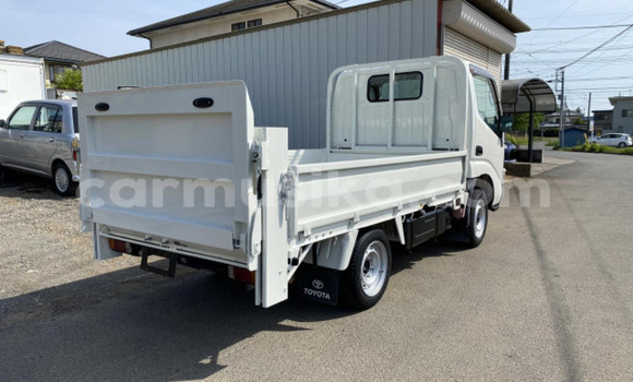 Acheter Occasion Utilitaire Toyota Dyna Blanc à Beitbridge, Matabeleland South Acheter Occasion Utilitaire Toyota Dyna Blanc à Beitbridge, Matabeleland South