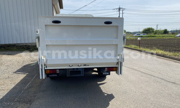 Acheter Occasion Utilitaire Toyota Dyna Blanc à Beitbridge, Matabeleland South Acheter Occasion Utilitaire Toyota Dyna Blanc à Beitbridge, Matabeleland South