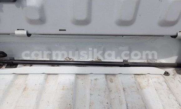 Acheter Occasion Voiture Nissan Vanette Blanc à Beitbridge, Matabeleland South Acheter Occasion Voiture Nissan Vanette Blanc à Beitbridge, Matabeleland South