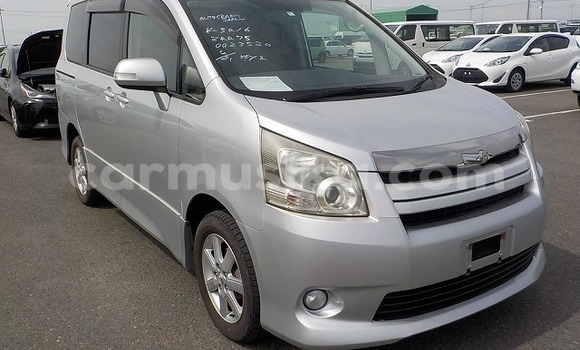 Nunua Ilio tumika Toyota Noah Fedha Gari ndani ya Beitbridge nchini Matabeleland Kusini