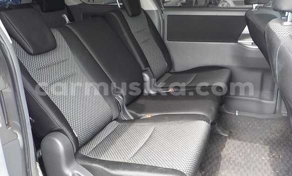 Buy Used Toyota Noah Silver Car in Beitbridge in Matabeleland South Buy Used Toyota Noah Silver Car in Beitbridge in Matabeleland South