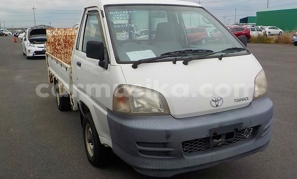 Buy Used Toyota LITEACE White Truck in Beitbridge in Matabeleland South