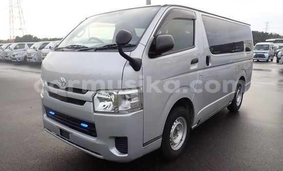 Tenga Tsaru Toyota Hiace Sirivha Mota in Beitbridge in Matabeleland South