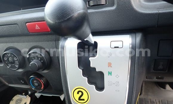 Nunua Ilio tumika Toyota Hiace Fedha Gari ndani ya Beitbridge nchini Matabeleland Kusini Nunua Ilio tumika Toyota Hiace Fedha Gari ndani ya Beitbridge nchini Matabeleland Kusini