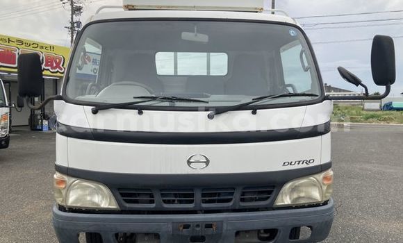 Buy Used Toyota Dyna White Truck in Beitbridge in Matabeleland South Buy Used Toyota Dyna White Truck in Beitbridge in Matabeleland South