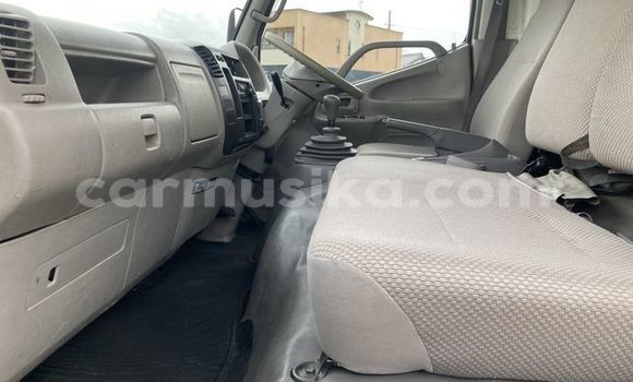 Buy Used Toyota Dyna White Truck in Beitbridge in Matabeleland South Buy Used Toyota Dyna White Truck in Beitbridge in Matabeleland South