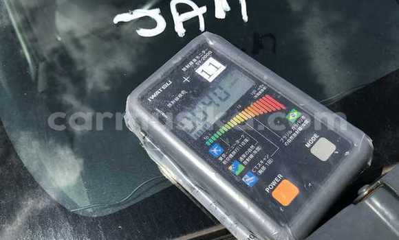 Buy Used Nissan NV350 Caravan Silver Car in Beitbridge in Matabeleland South Buy Used Nissan NV350 Caravan Silver Car in Beitbridge in Matabeleland South