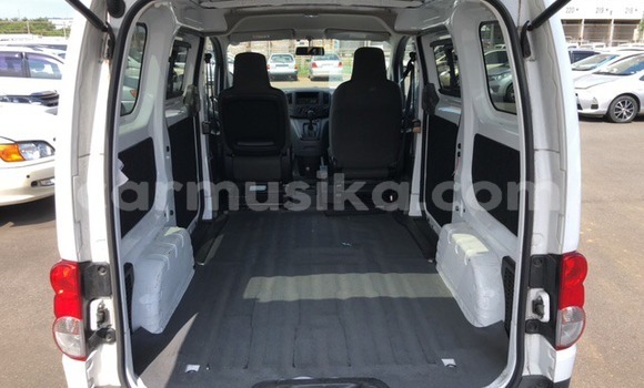Buy Used Nissan NV200 White Car in Beitbridge in Matabeleland South Buy Used Nissan NV200 White Car in Beitbridge in Matabeleland South