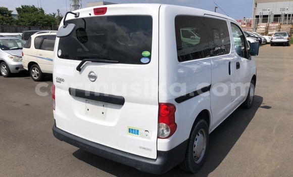 Buy Used Nissan NV200 White Car in Beitbridge in Matabeleland South Buy Used Nissan NV200 White Car in Beitbridge in Matabeleland South