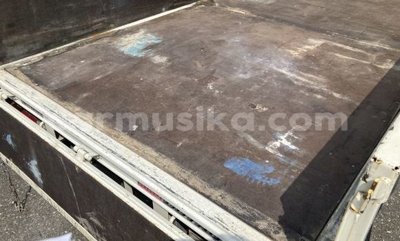 Nunua Ilio tumika Toyota Dyna Nyingine Lori ndani ya Beitbridge nchini Matabeleland Kusini Nunua Ilio tumika Toyota Dyna Nyingine Lori ndani ya Beitbridge nchini Matabeleland Kusini