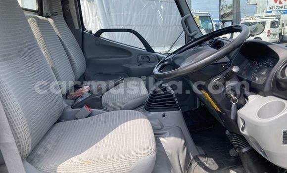 Nunua Ilio tumika Toyota Dyna Nyingine Lori ndani ya Beitbridge nchini Matabeleland Kusini Nunua Ilio tumika Toyota Dyna Nyingine Lori ndani ya Beitbridge nchini Matabeleland Kusini