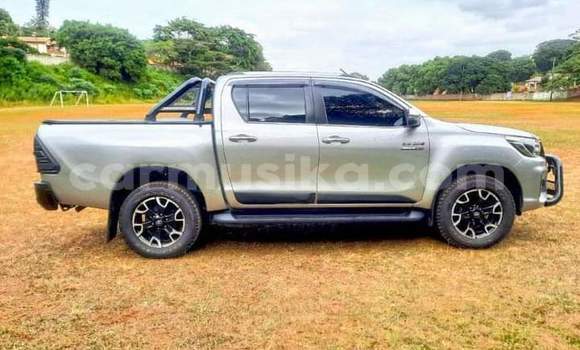 Acheter Occasion Voiture Toyota Hilux Gris à Beitbridge, Matabeleland South Acheter Occasion Voiture Toyota Hilux Gris à Beitbridge, Matabeleland South