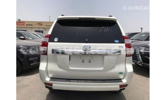 Acheter Import Voiture Toyota Prado Blanc à Import - Dubai, Harare Acheter Import Voiture Toyota Prado Blanc à Import - Dubai, Harare