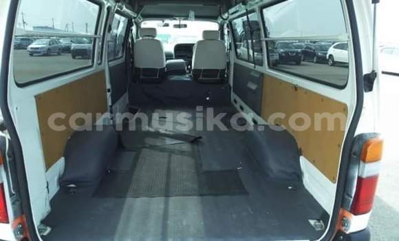 Nunua Ilio tumika Toyota Hiace Nyeupe Gari ndani ya Beitbridge nchini Matabeleland Kusini Nunua Ilio tumika Toyota Hiace Nyeupe Gari ndani ya Beitbridge nchini Matabeleland Kusini