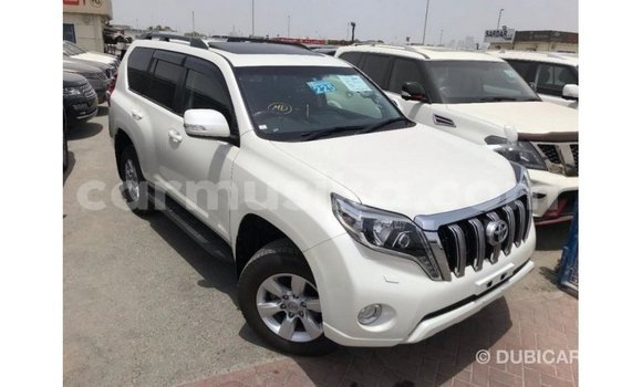 Acheter Import Voiture Toyota Prado Blanc à Import - Dubai, Harare Acheter Import Voiture Toyota Prado Blanc à Import - Dubai, Harare