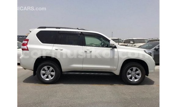 Acheter Import Voiture Toyota Prado Blanc à Import - Dubai, Harare Acheter Import Voiture Toyota Prado Blanc à Import - Dubai, Harare